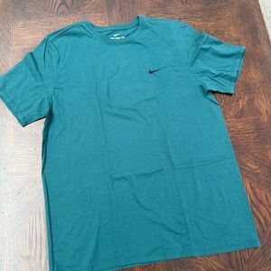 Nike Men's Teal T-Shirt